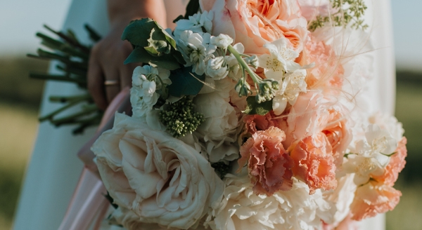 How To Choose Your Wedding Flowers
