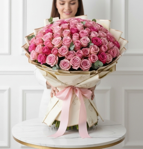 100 Pink Roses Bouquet